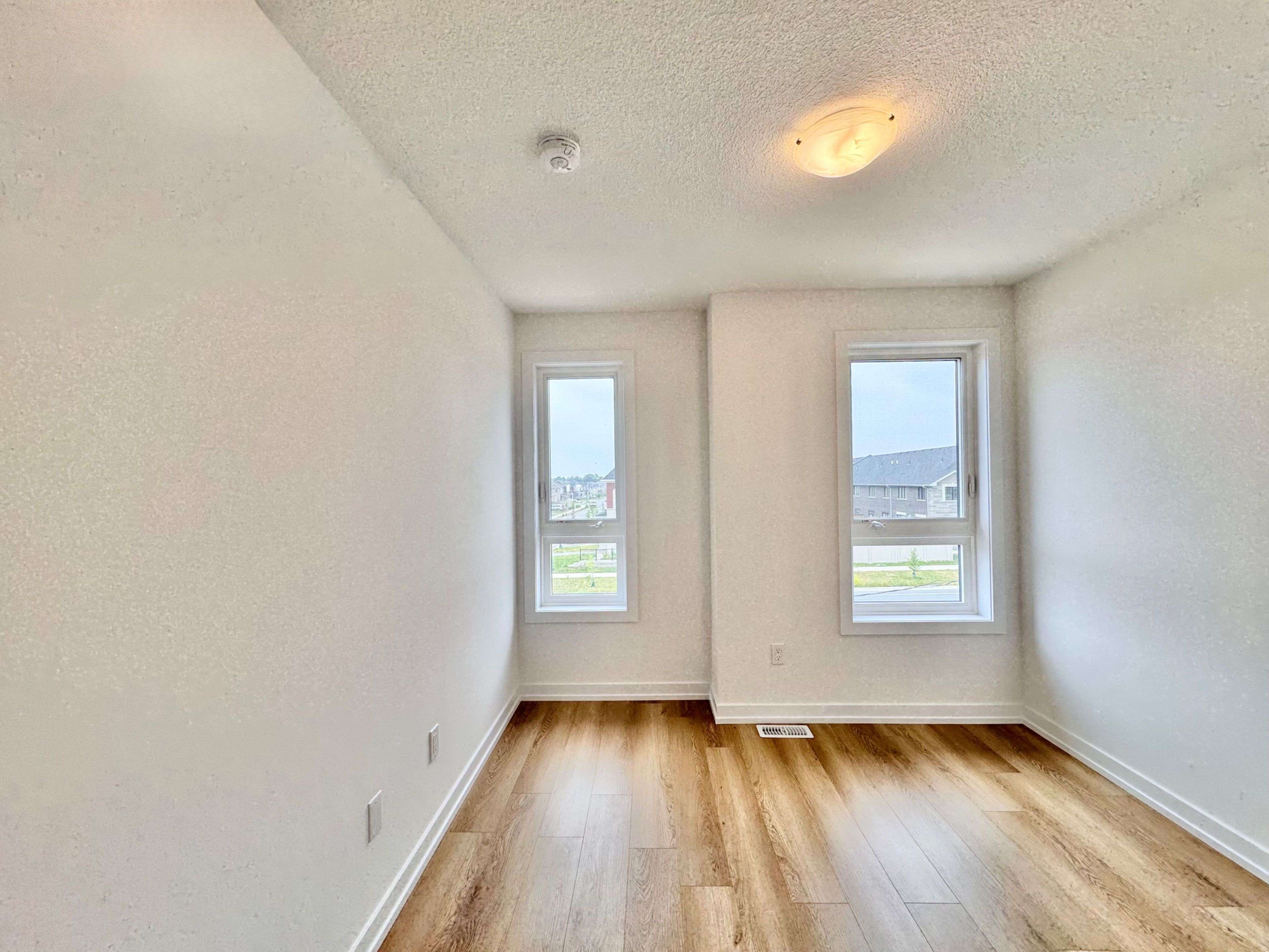 Hamilton, ON L8B 2A9,201 Burke ST #Unit 9