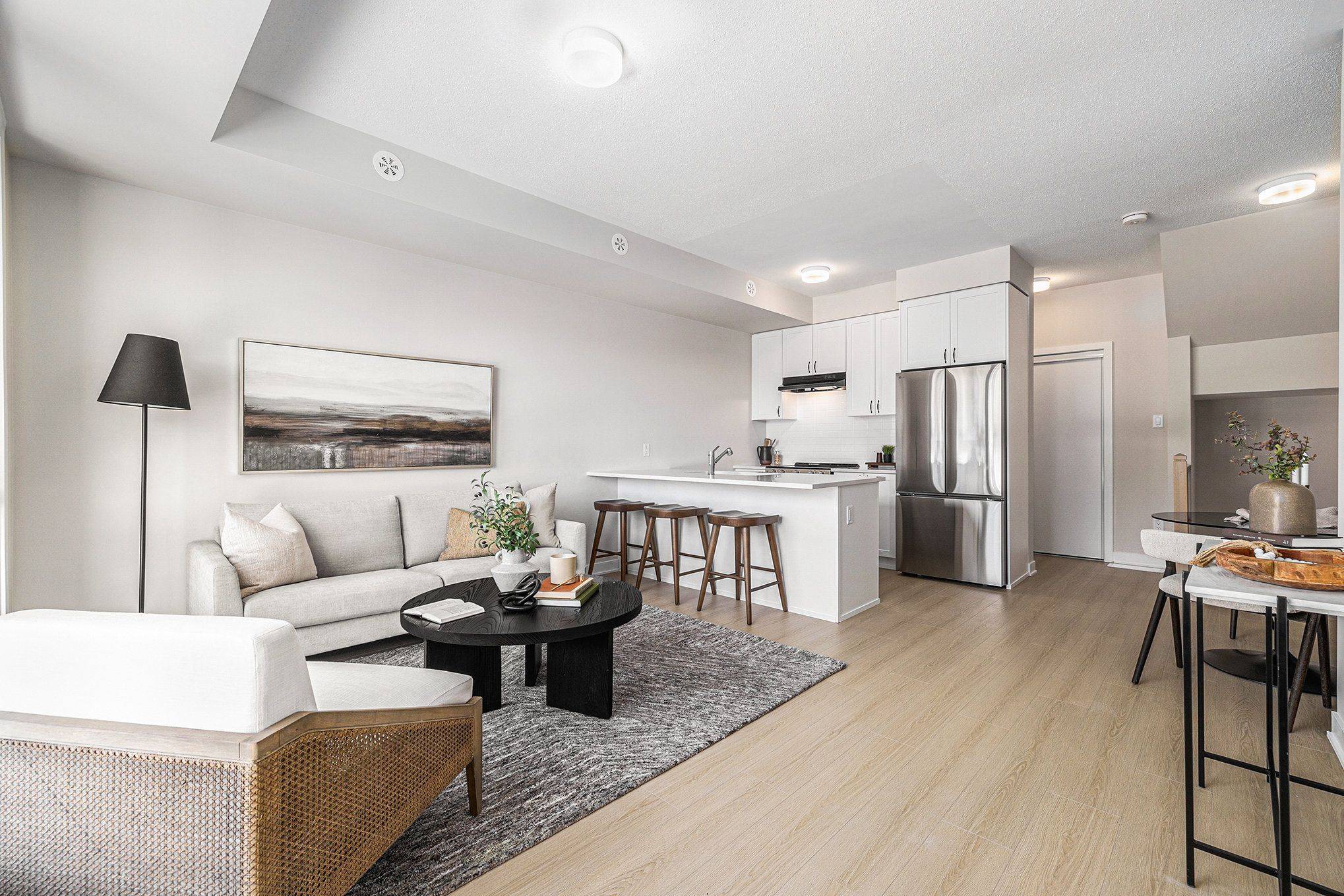 Manor Park - Cardinal Glen And Area, ON K1K 0P2,915 Mishi Private