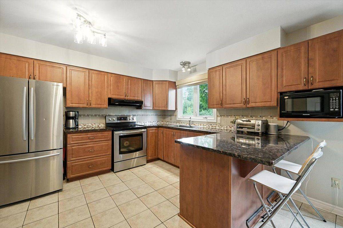 Blossom Park - Airport And Area, ON K1T 1P4,3351 Chilliwack WAY
