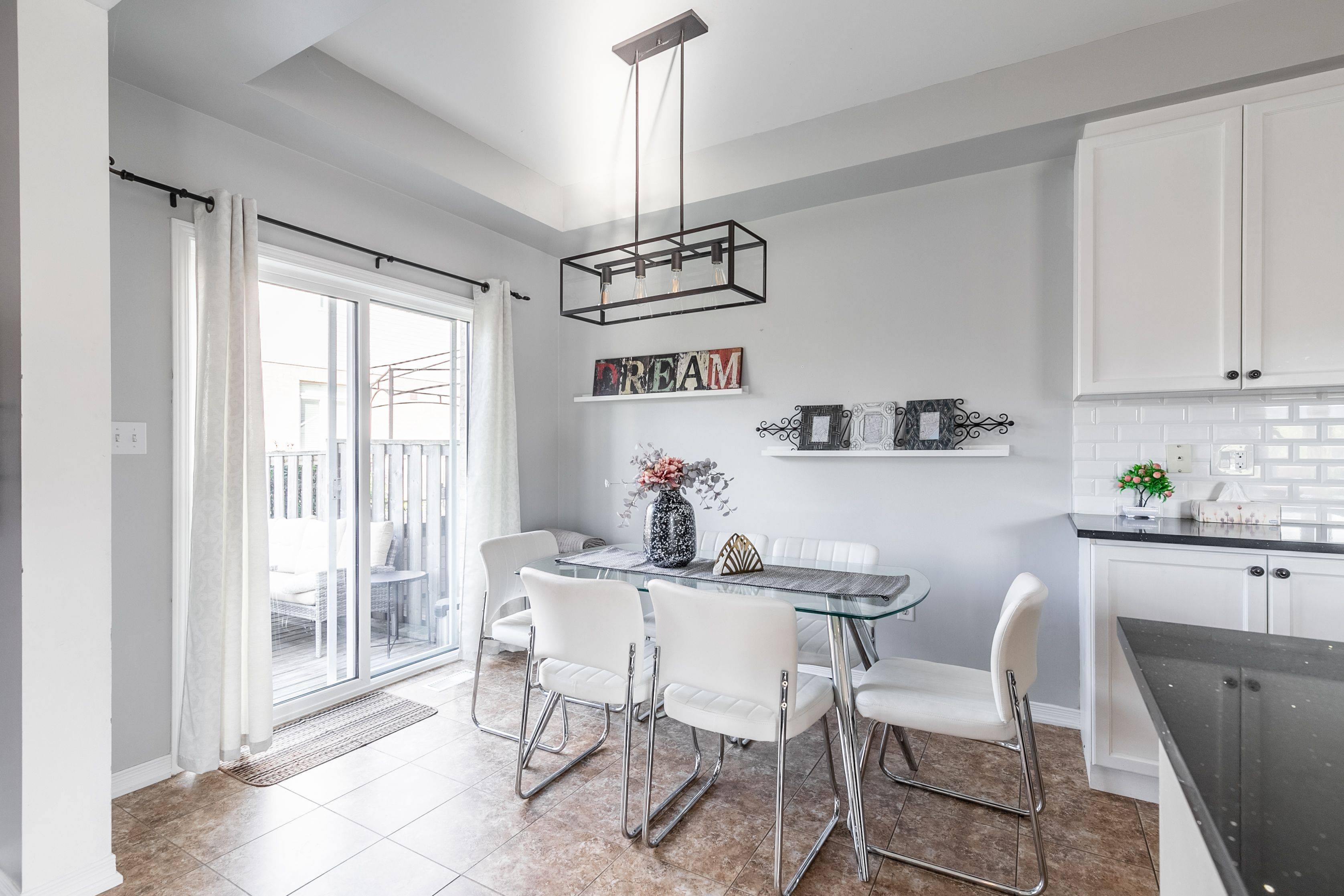 Hamilton, ON L8E 0B9,51 Palacebeach TRL