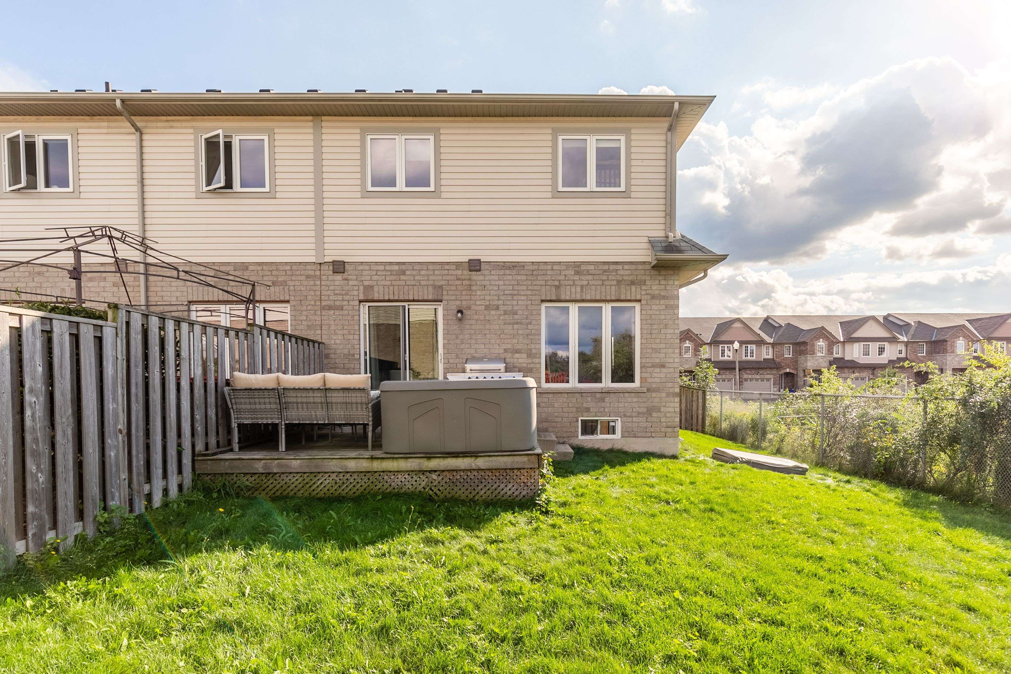 Hamilton, ON L8E 0B9,51 Palacebeach TRL