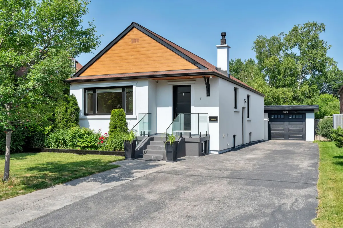 Toronto E04, ON M1R 1A4,11 Shangarry DR