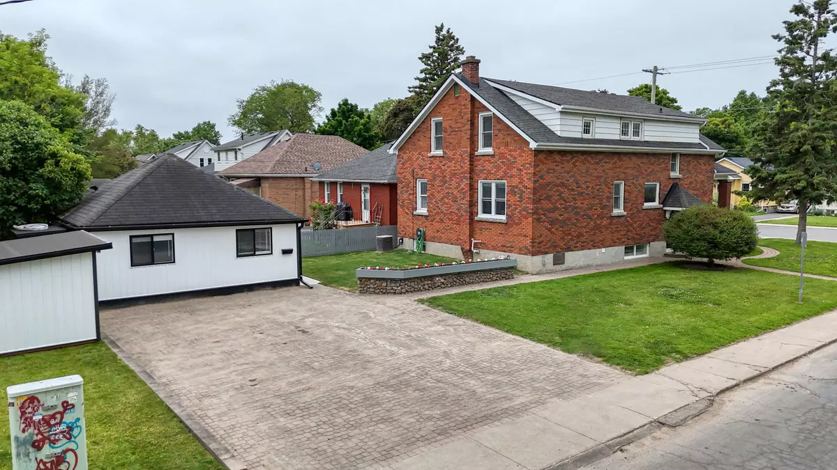 Kingston, ON K7L 4M8,493 COLLEGE ST