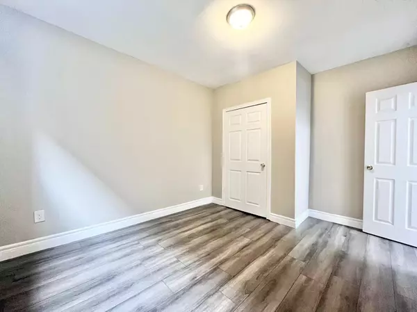 Toronto E03, ON M4C 1J6,2046A Danforth AVE
