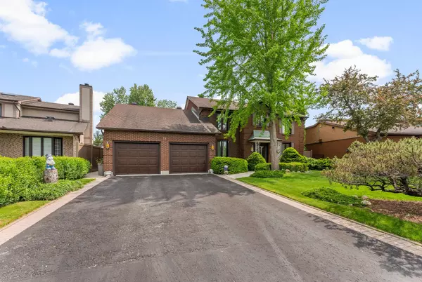 18 Royal Hunt CT, Hunt Club - Windsor Park Village And Area, ON K1V 9M1