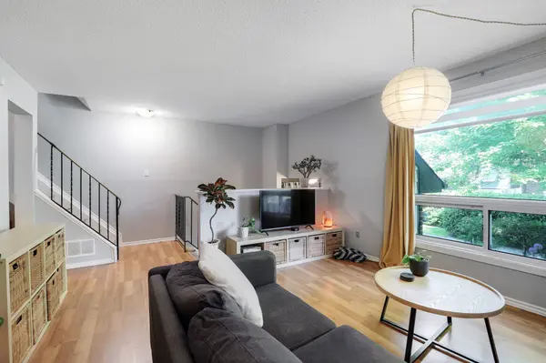 Vanier And Kingsview Park, ON K1L 8G8,405 Montfort ST #8