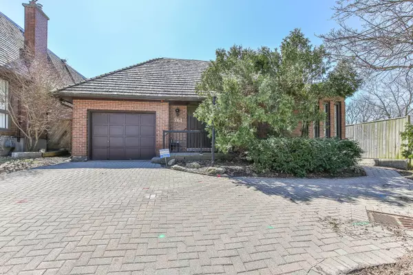 261 Epworth AVE, London East, ON N6A 2M2