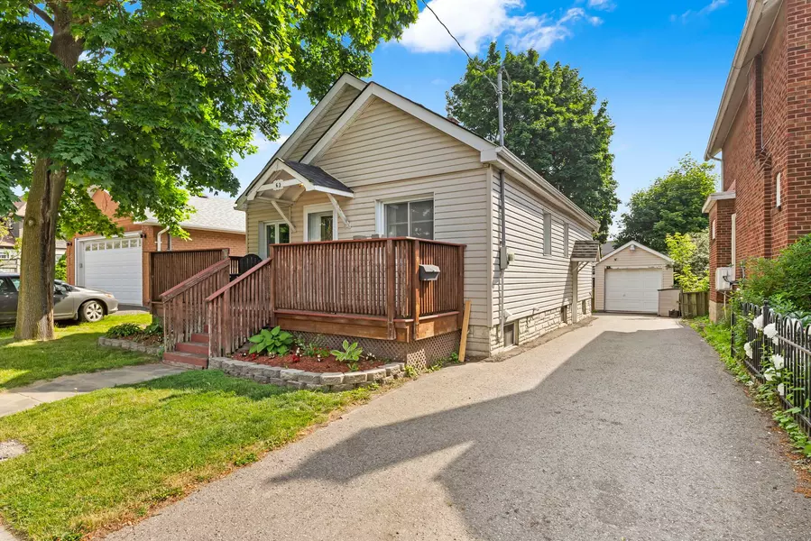63 Park RD N, Oshawa, ON L1J 4K8