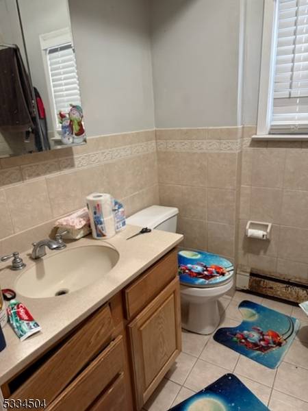 Paterson City, NJ 07514,208 E 22nd St