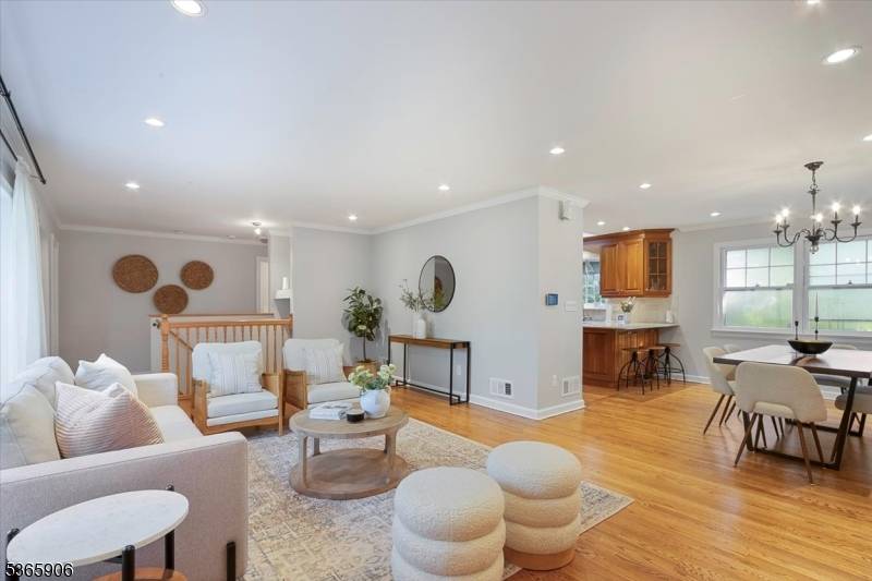 93 Nottingham Rd, Ramsey Boro, NJ 07446