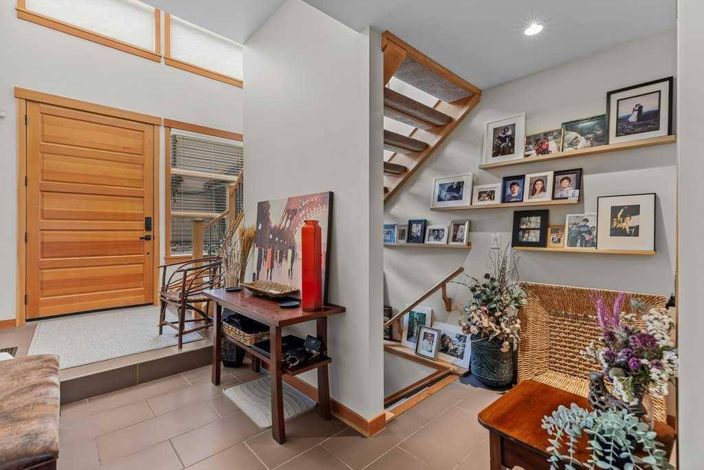 Canmore, AB T1W 3L4,114 Riva CT