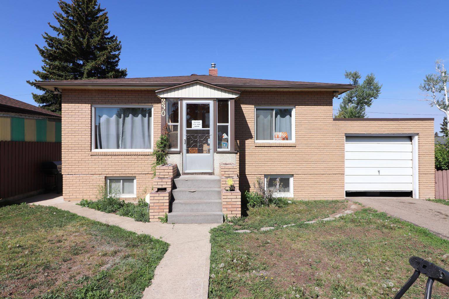 Redcliff, AB T0J 2P0,230 5 ST SE