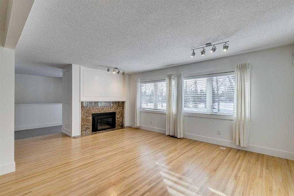 Calgary, AB T2J 0C5,776 Acadia DR Southeast