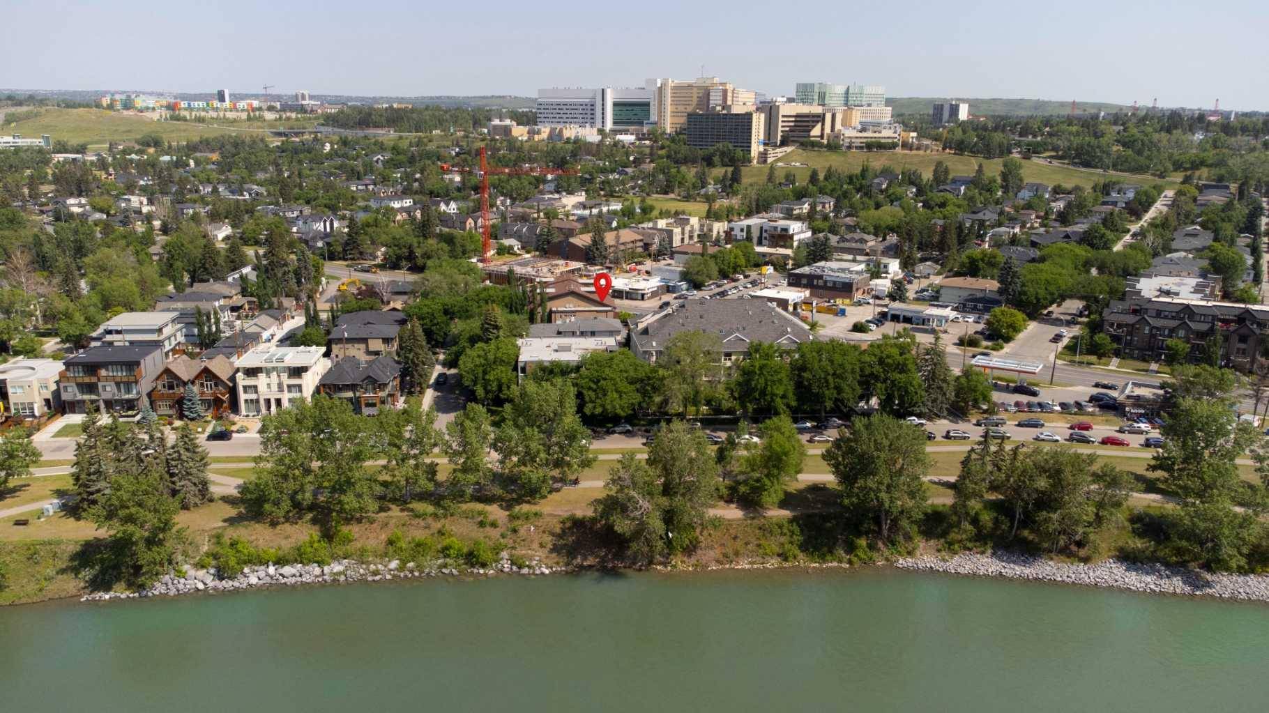 Calgary, AB T2N 2X5,118 34 ST Northwest #203