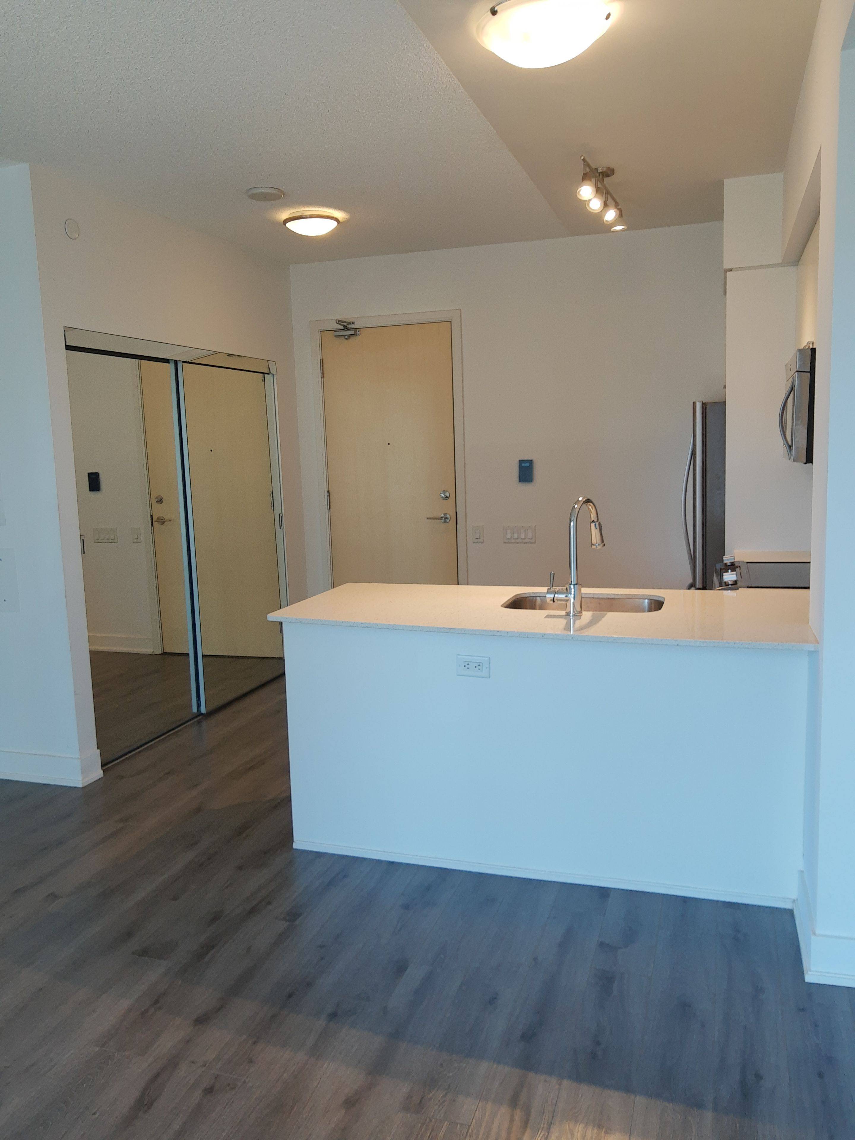 Toronto C10, ON M4P 0B9,30 Roehampton AVE #1109