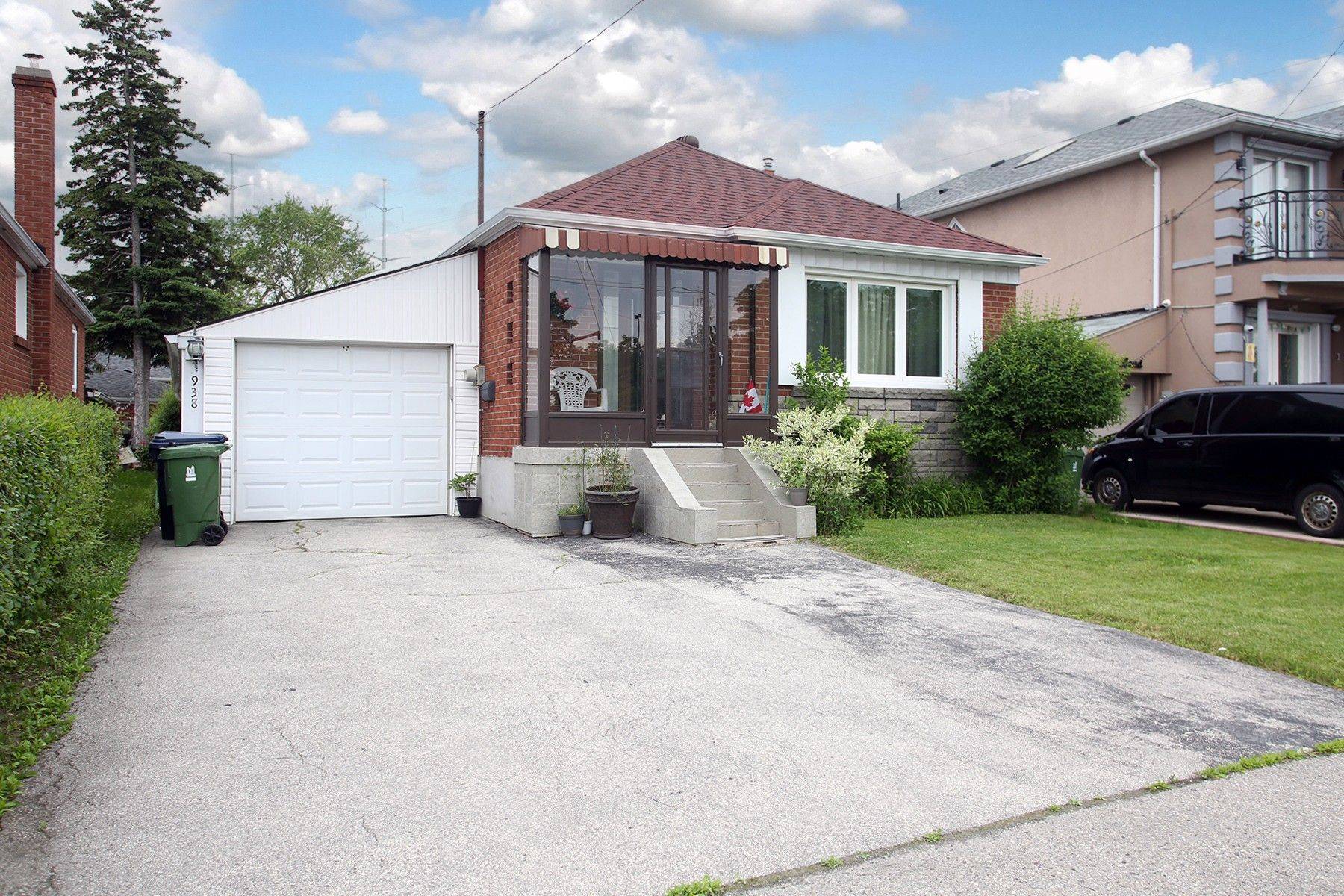 938 Kennedy RD, Toronto E04, ON M1K 2G3