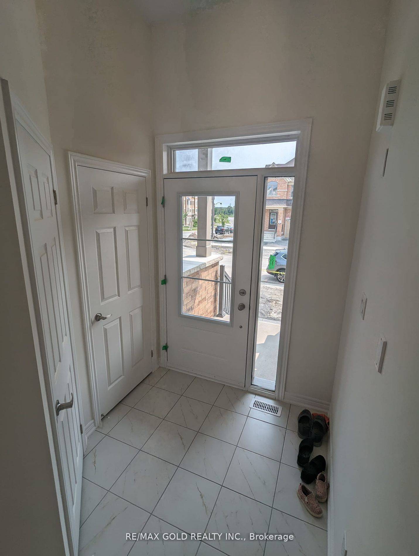 Oshawa, ON L1L 0V2,46 Bayardo DR