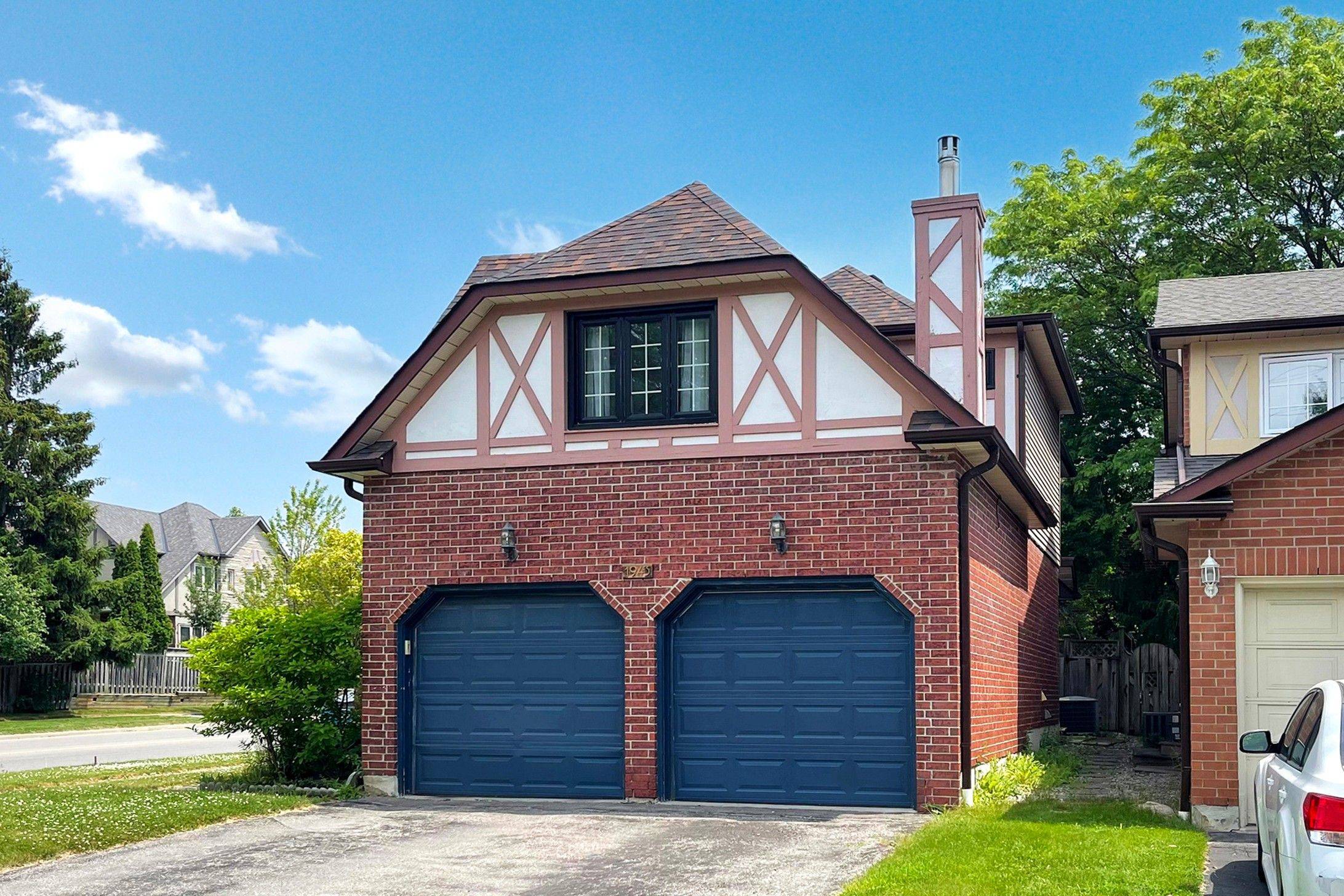 1943 Fairport RD, Pickering, ON L1V 1T5