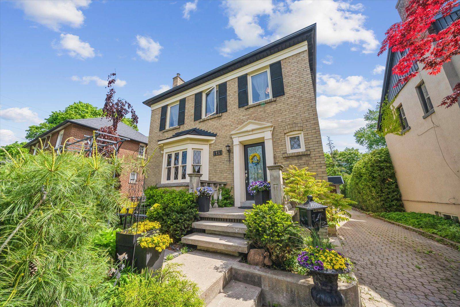 Oshawa, ON L1G 5A4,649 Masson ST