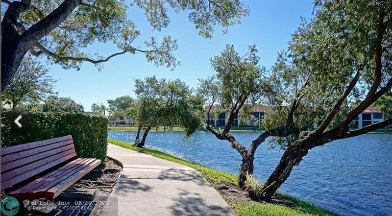 Oakland Park, FL 33309,208 Lake Pointe Dr  #202