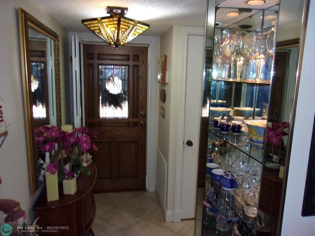 Pompano Beach, FL 33064,1779 NE 40th PL  #401