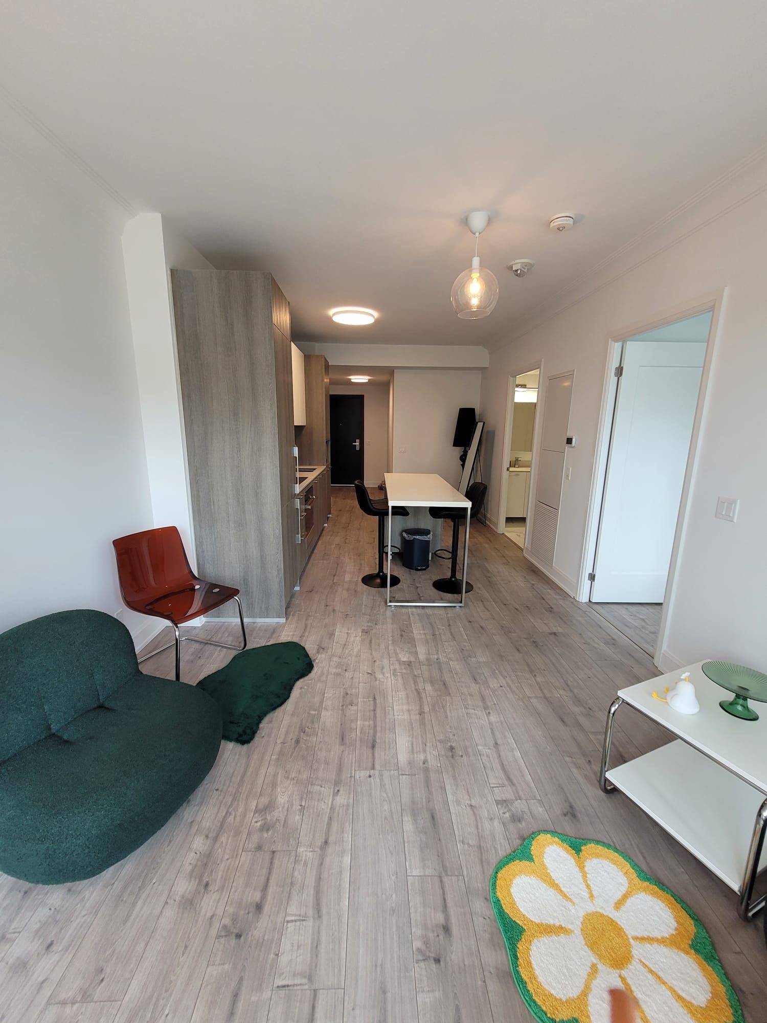 Markham, ON L3R 6L5,18 Water Walk DR #201