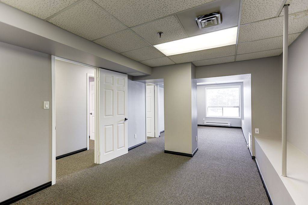 Toronto W05, ON M9M 2Z8,800 Arrow RD #10 - Ground Floor