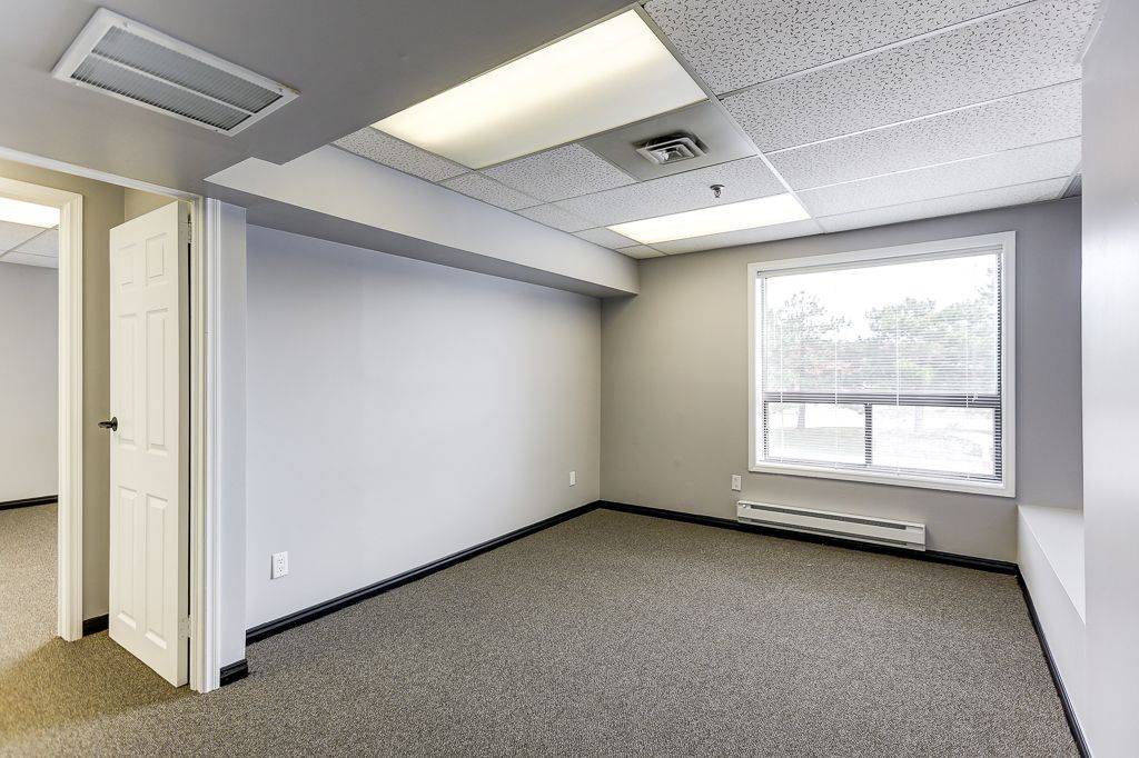 Toronto W05, ON M9M 2Z8,800 Arrow RD #10 - Ground Floor