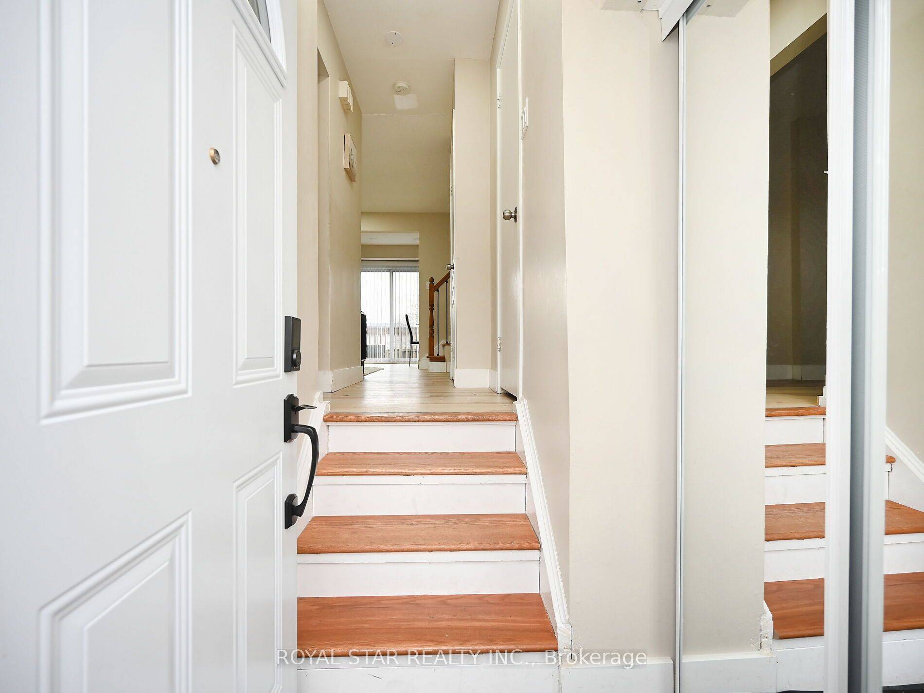 Mississauga, ON L5A 3N6,400 Mississauga Valley BLVD #139
