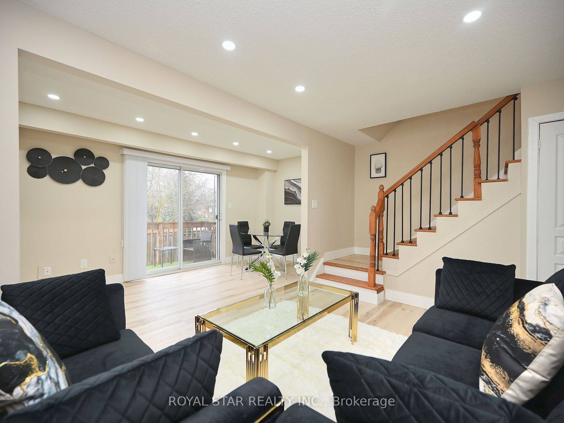 Mississauga, ON L5A 3N6,400 Mississauga Valley BLVD #139