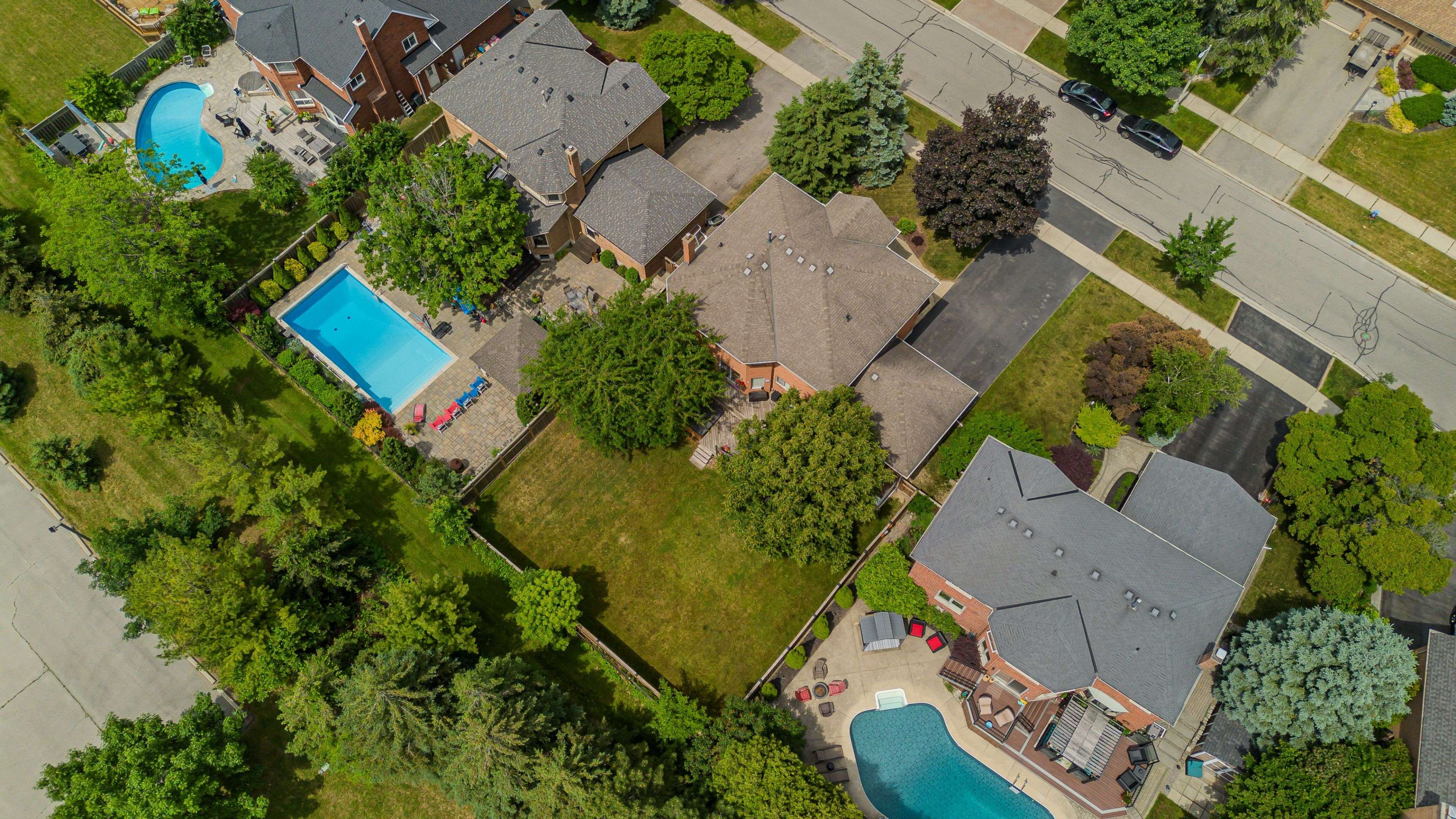 Burlington, ON L7P 4T8,1352 Winterberry DR