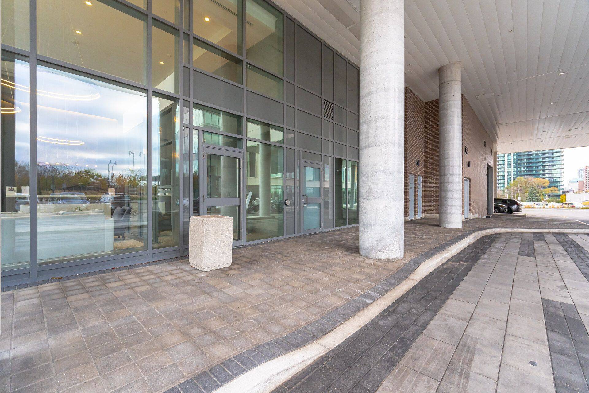 Brampton, ON L6W 0C7,15 Lynch ST #1202
