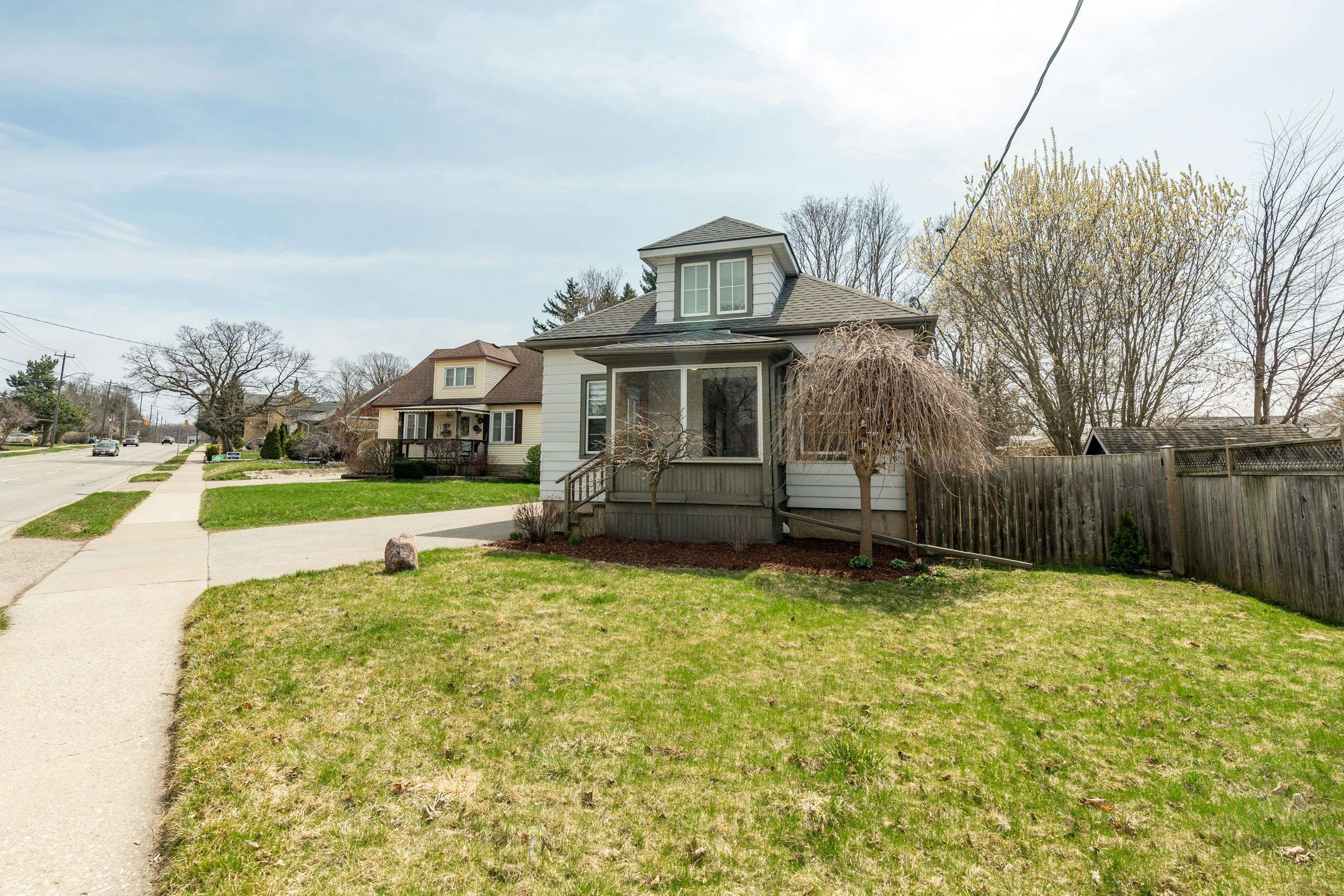 Waterloo, ON N2J 2K7,227 Bridgeport RD E