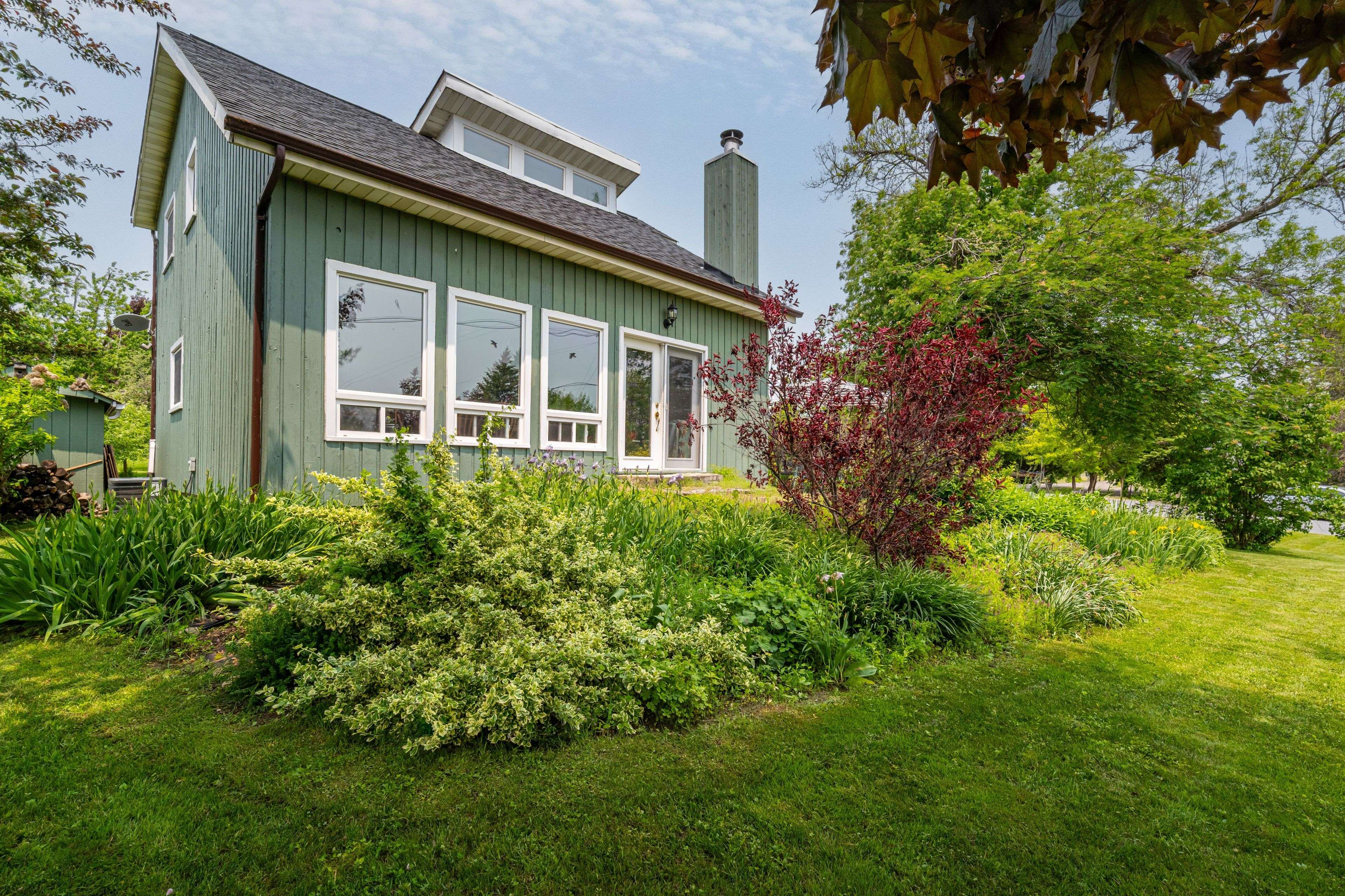 Selwyn, ON K0L 1T0,610 Brick RD