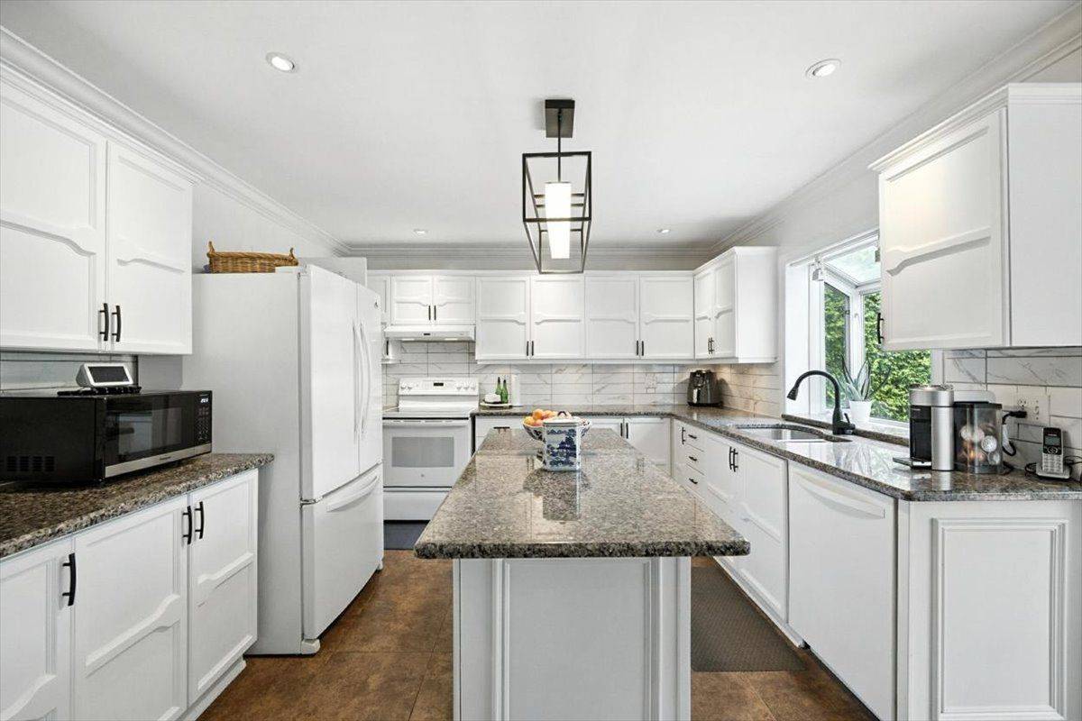 Orleans - Cumberland And Area, ON K1E 3K9,1411 Bourcier DR