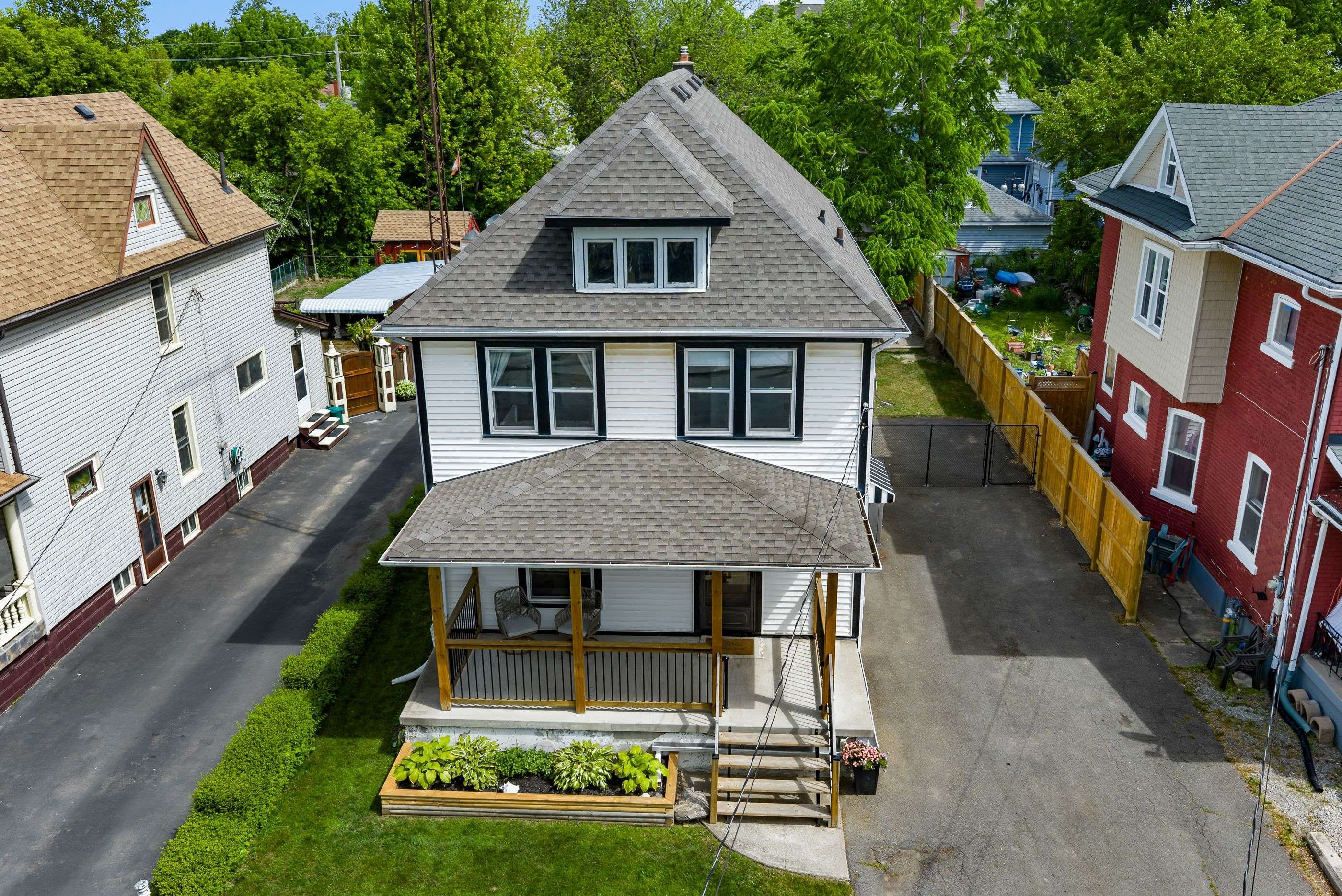 Welland, ON L3B 4K7,146 State ST