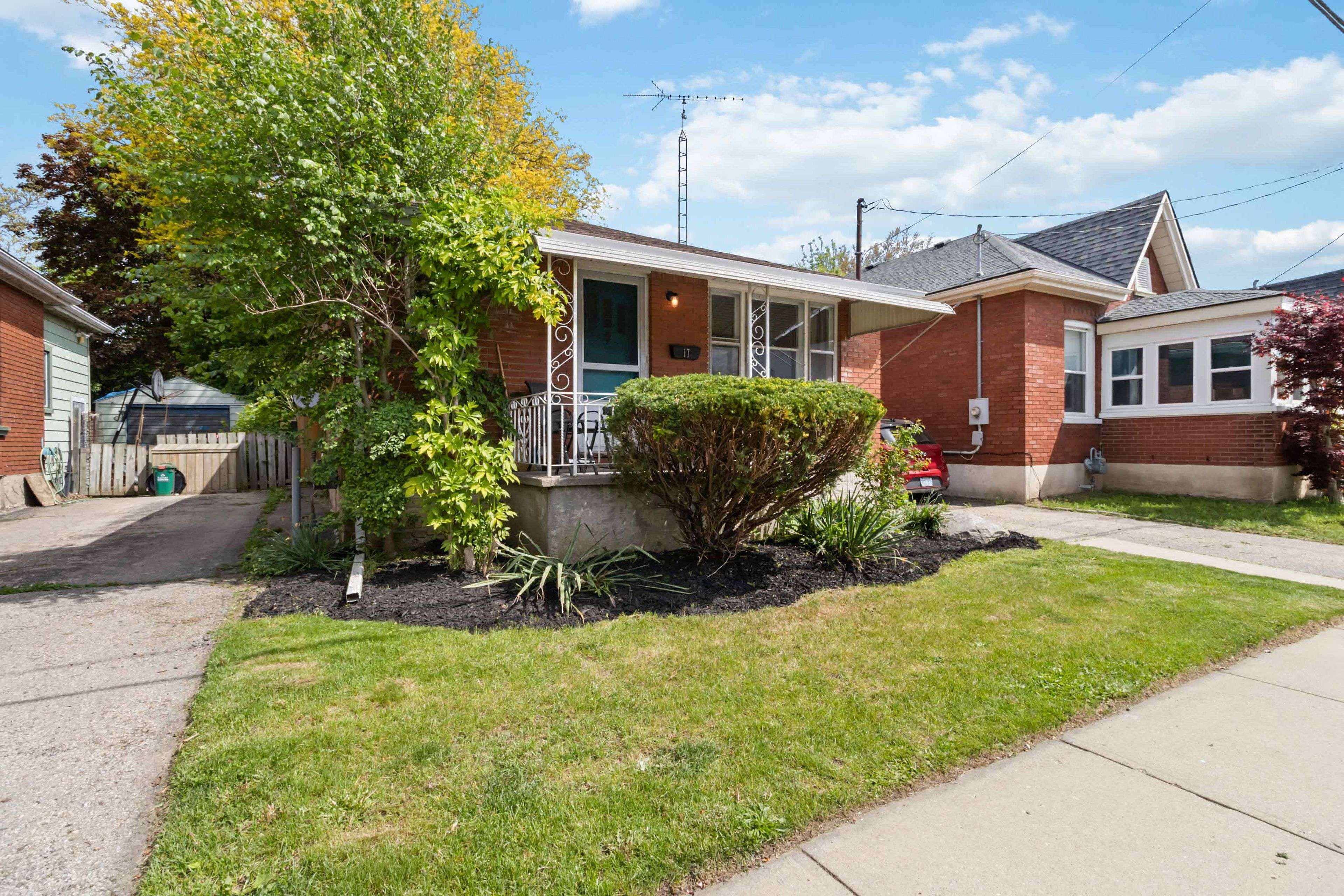 Brantford, ON N3S 1M6,17 Salisbury AVE