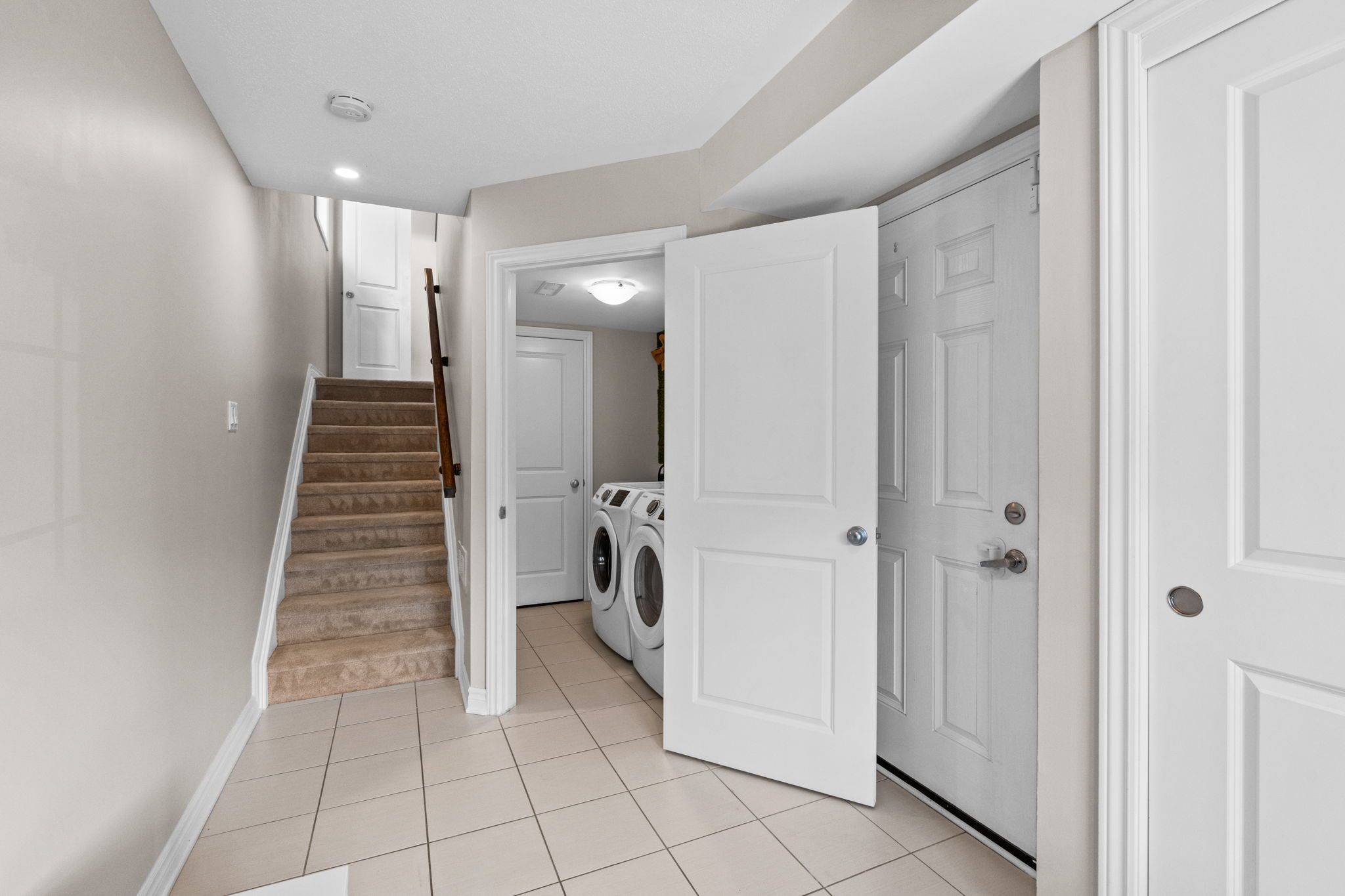 Barrhaven, ON K2J 6G9,618 Lauraleaf CRES