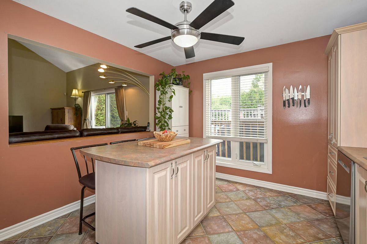 Orleans - Convent Glen And Area, ON K1C 2N6,6156 Vineyard DR