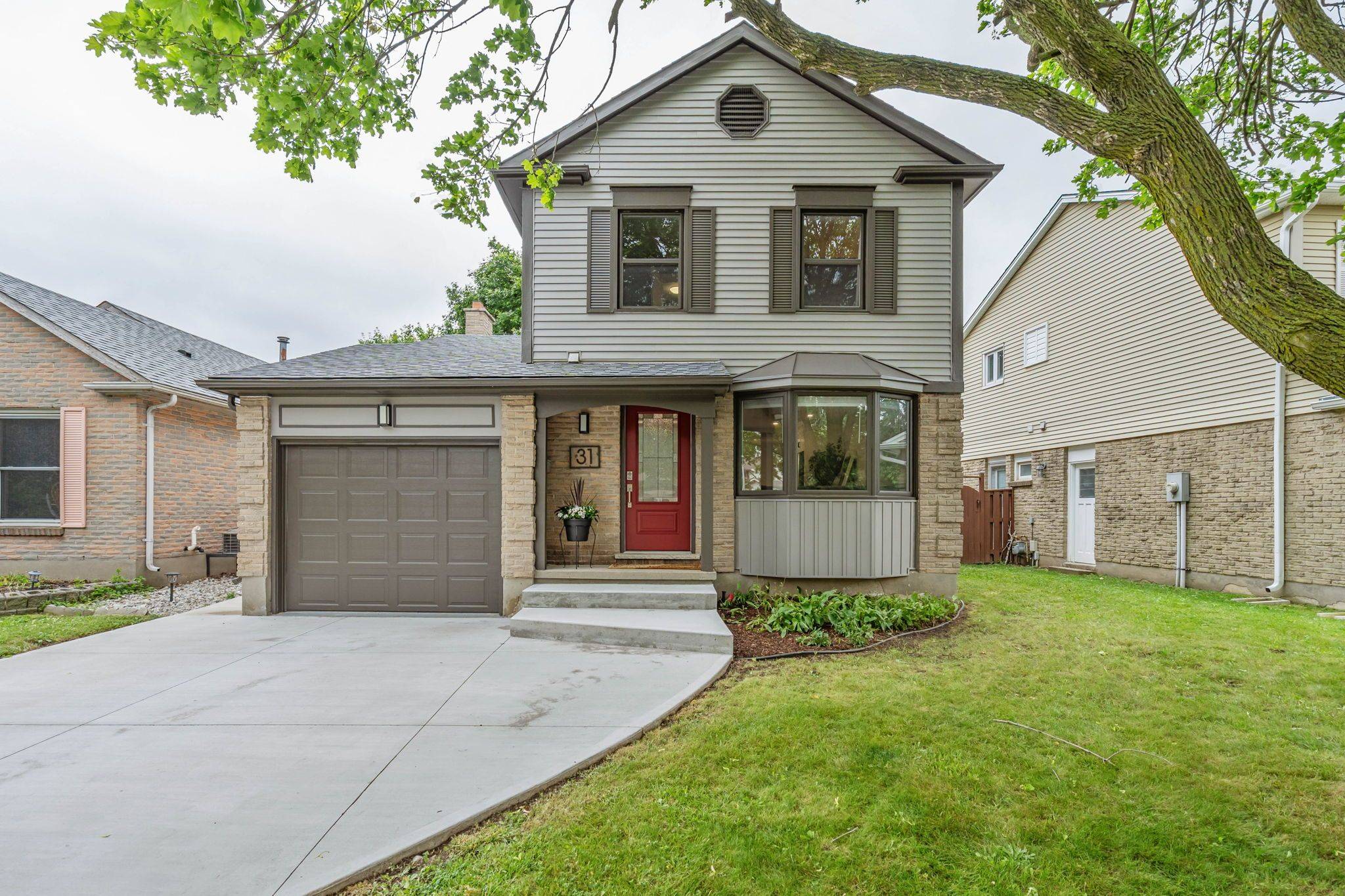 31 Roundhill CT, London South, ON N5Z 4N3