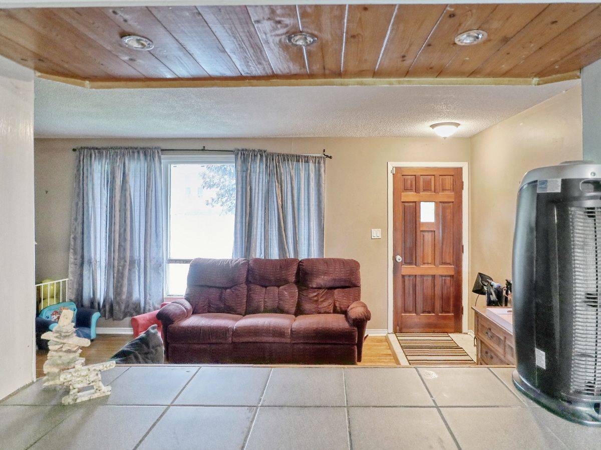 London South, ON N6J 1Y2,239 Commissioners RD W
