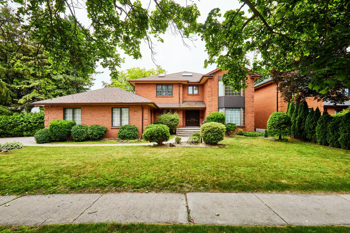 Oshawa, ON L1G 5W2,1127 OSHAWA BLVD N