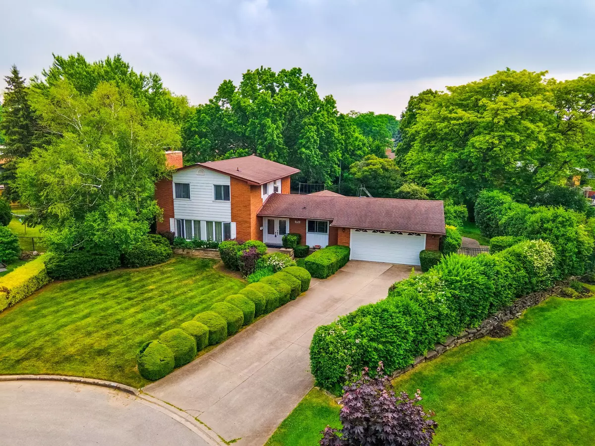 Niagara Falls, ON L2J 3B5,3546 Eton CRES
