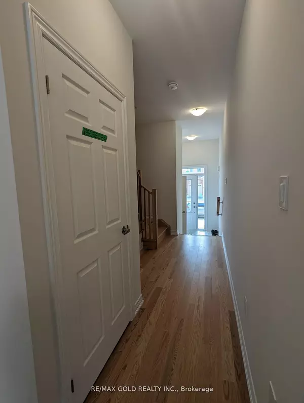 Oshawa, ON L1L 0V2,46 Bayardo DR