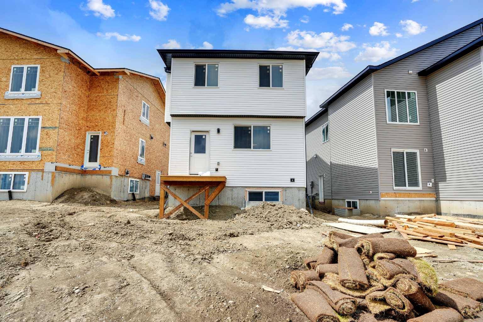 Crossfield, AB T0M 0S0,1975 McCaskill DR