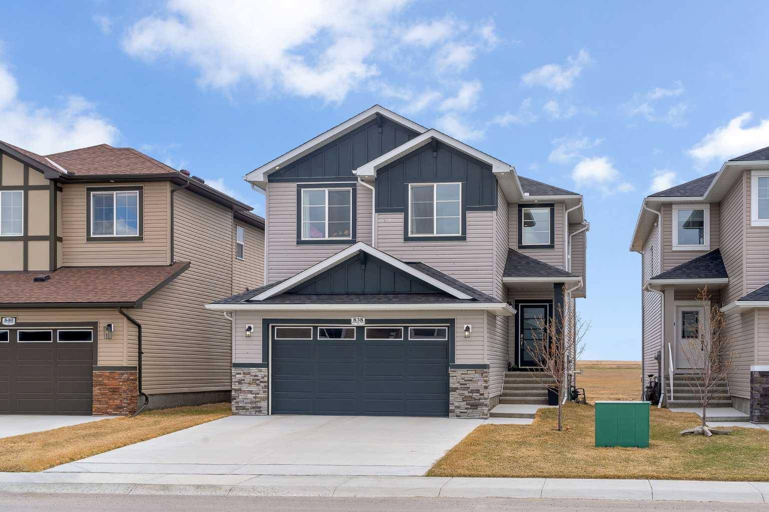 838 Edgefield ST, Strathmore, AB T0J 1Y0
