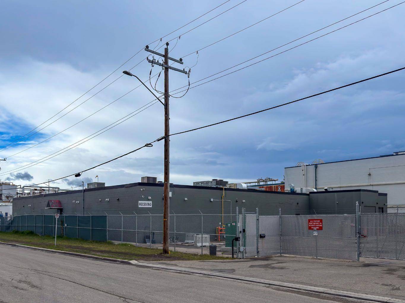 Calgary, AB T2G 4A7,4013 Brandon ST SE