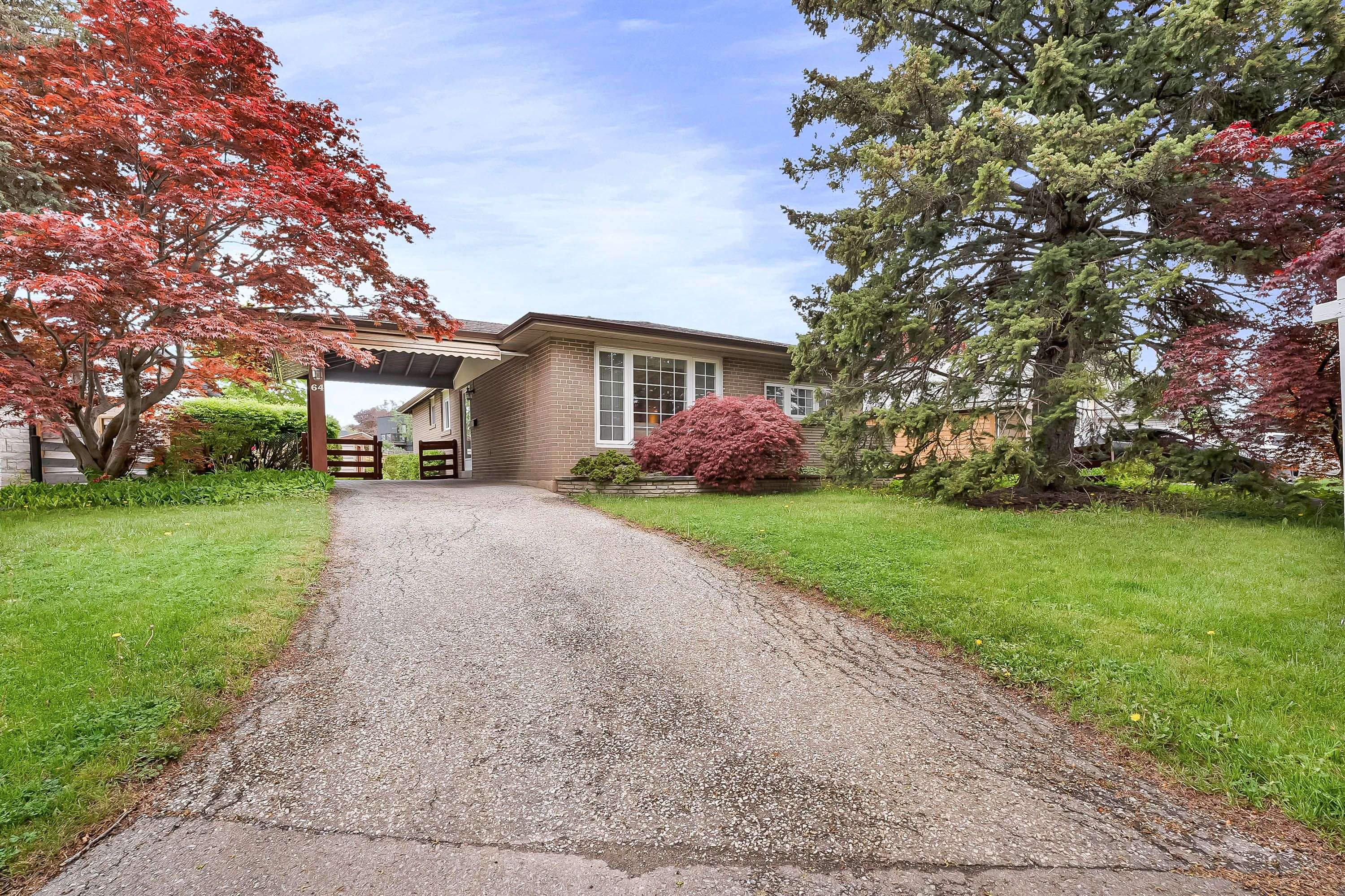 Toronto C15, ON M2J 2C8,64 Grove Park CRES