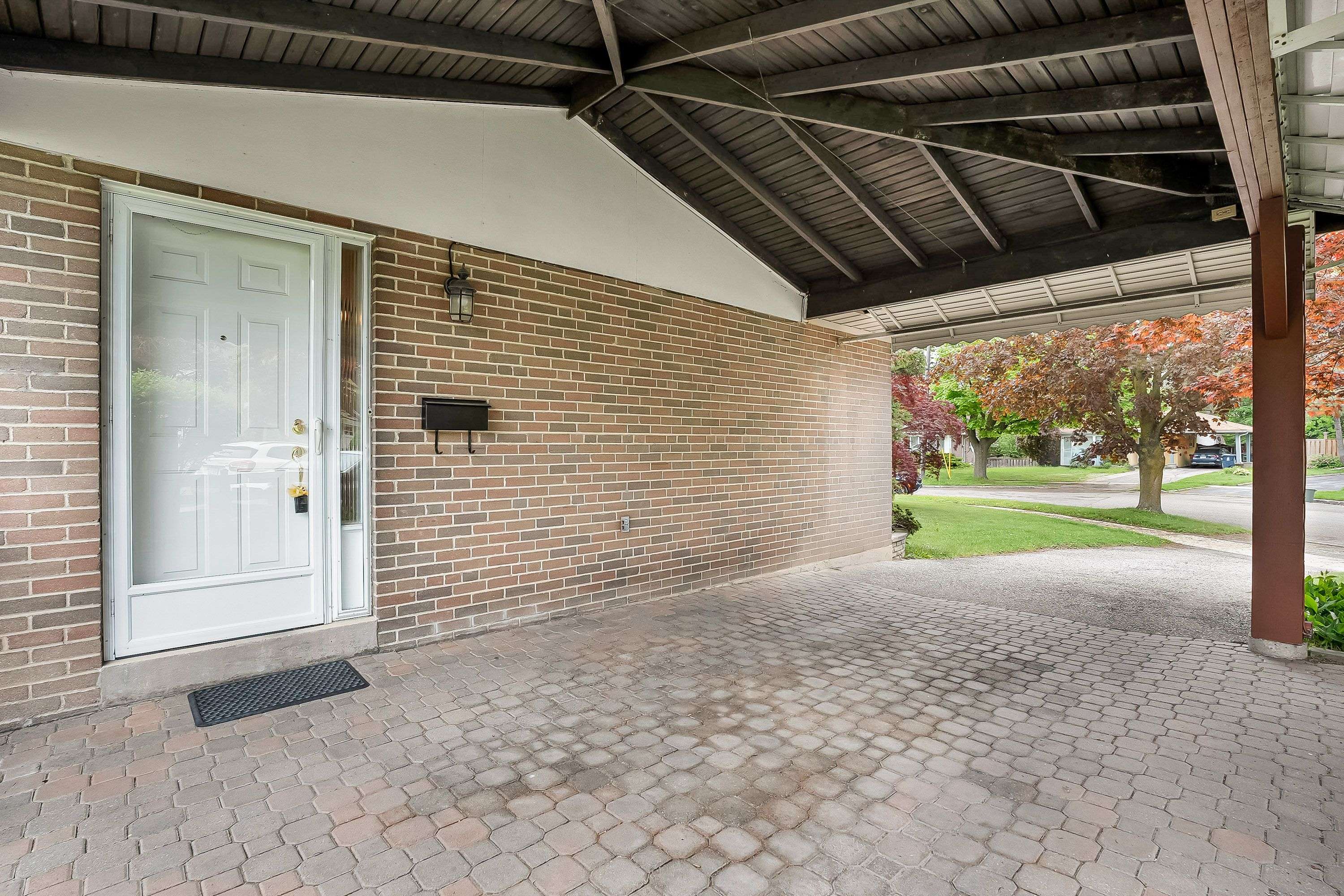 Toronto C15, ON M2J 2C8,64 Grove Park CRES