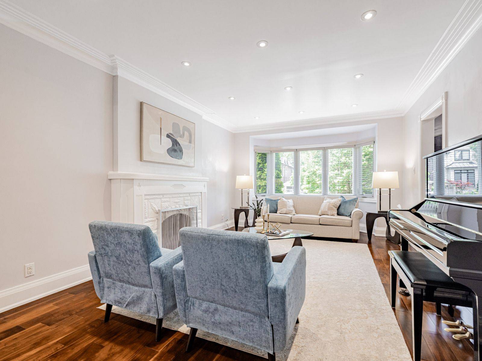 Toronto C04, ON M5N 2X1,35 Edgecombe AVE